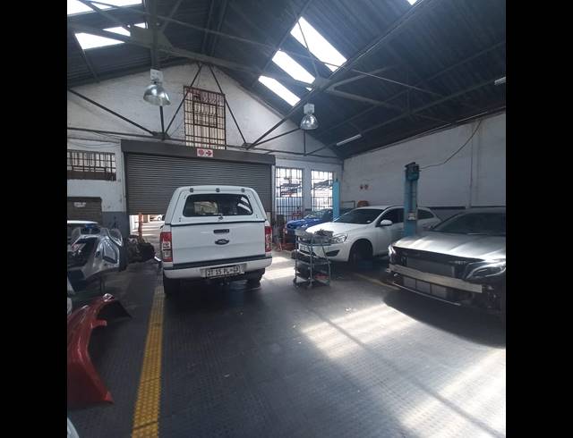 1,200M² WAREHOUSE TO LET IN CITY WEST